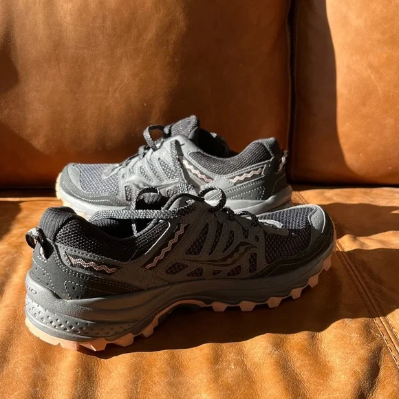 Saucony Excursion Trail Running Women’s Black and Peachy Pink Athletic Shoes - Picture 6 of 13